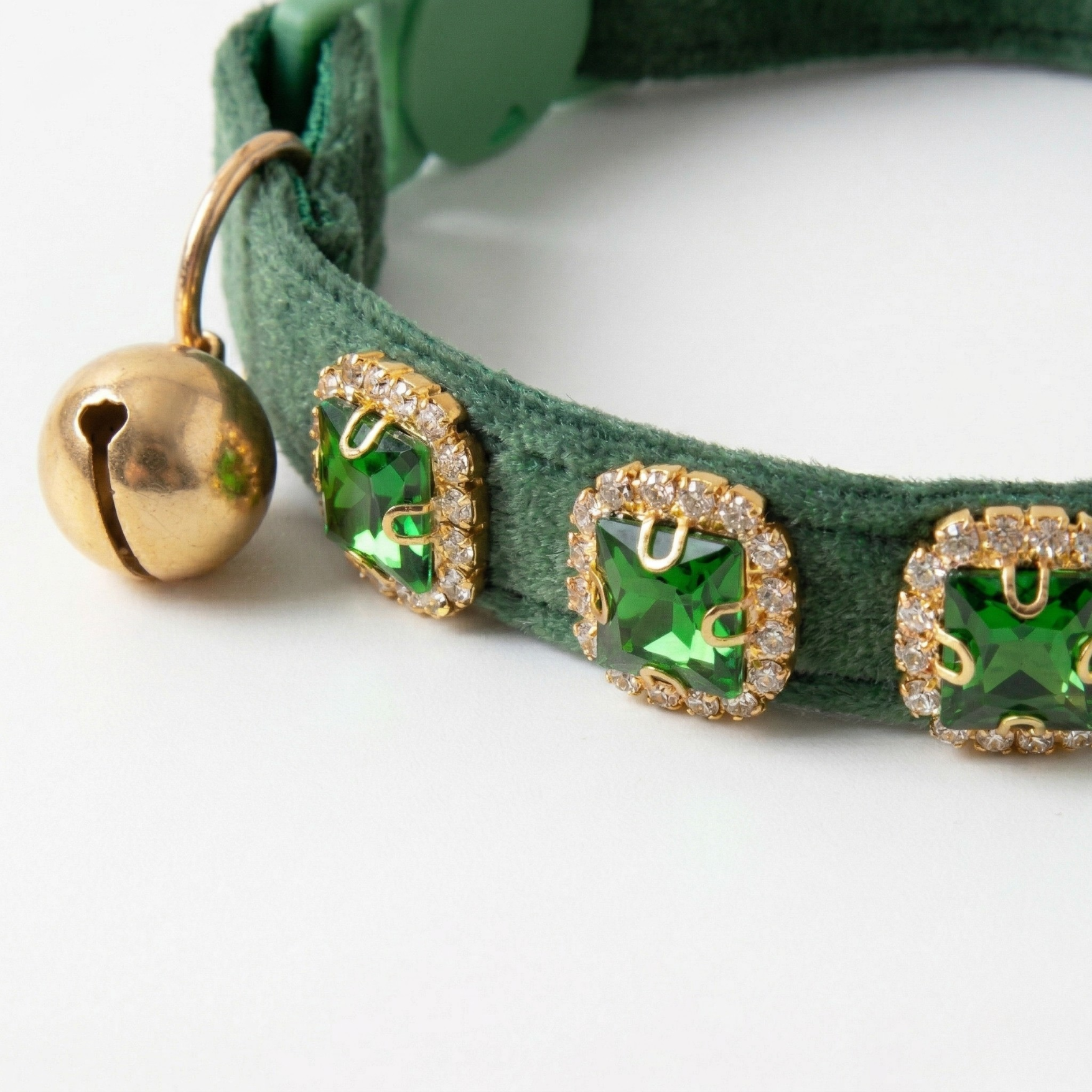 Green Velvet Cat Collar with Emerald Rhinestones