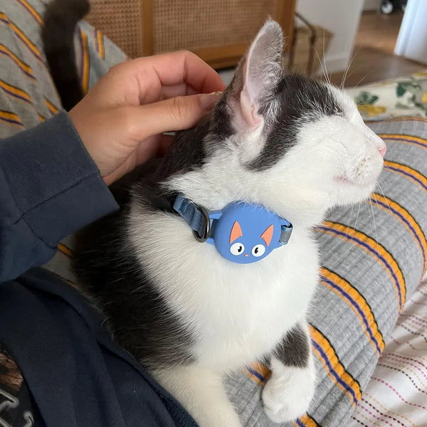 Très bonne expérience ! Vendeuse très réactive et je suis ravie du collier de mon chat ! Le plus confortable que j’ai trouvé et de belle qualité ! J’espère le garder longtemps 😊